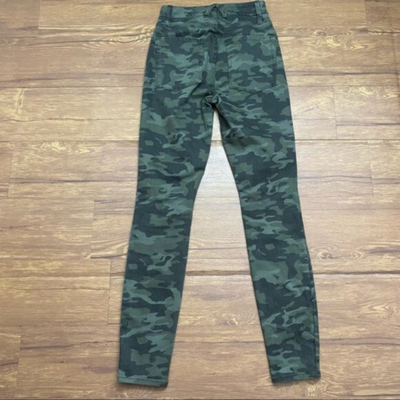 Good American Good Waist Skinny Jeans Camo Jeans Women Size 0/25‎ - Picture 3 of 8